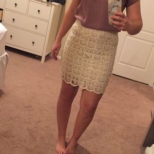 White lace pencil skirt